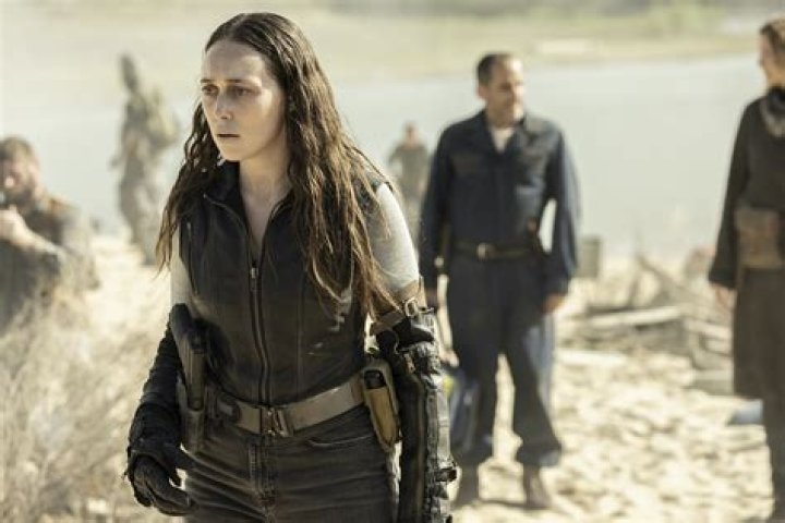 Does Alicia survive in Fear the Walking Dead?